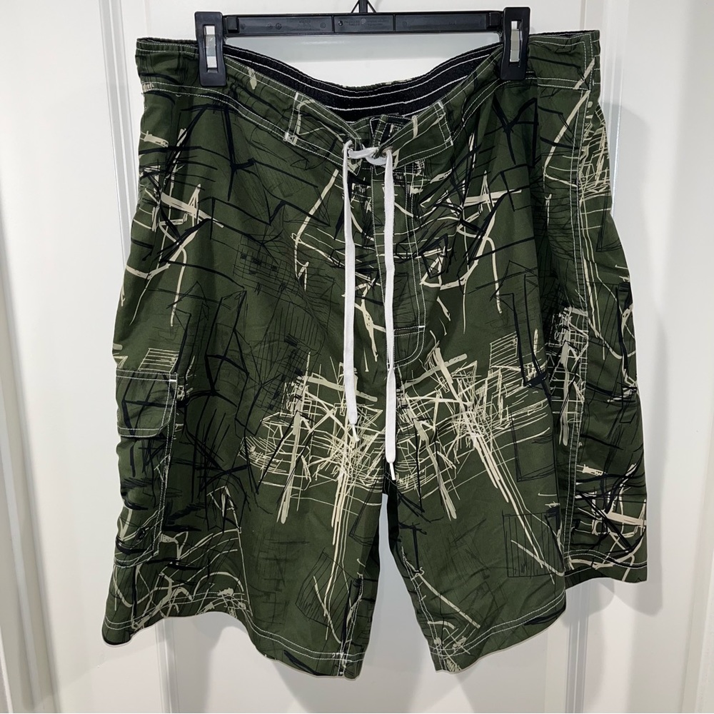 Surf Waves Men’s Size 2XLarge Swim Trunks / Board Shorts Swim Suit  Side Pocket